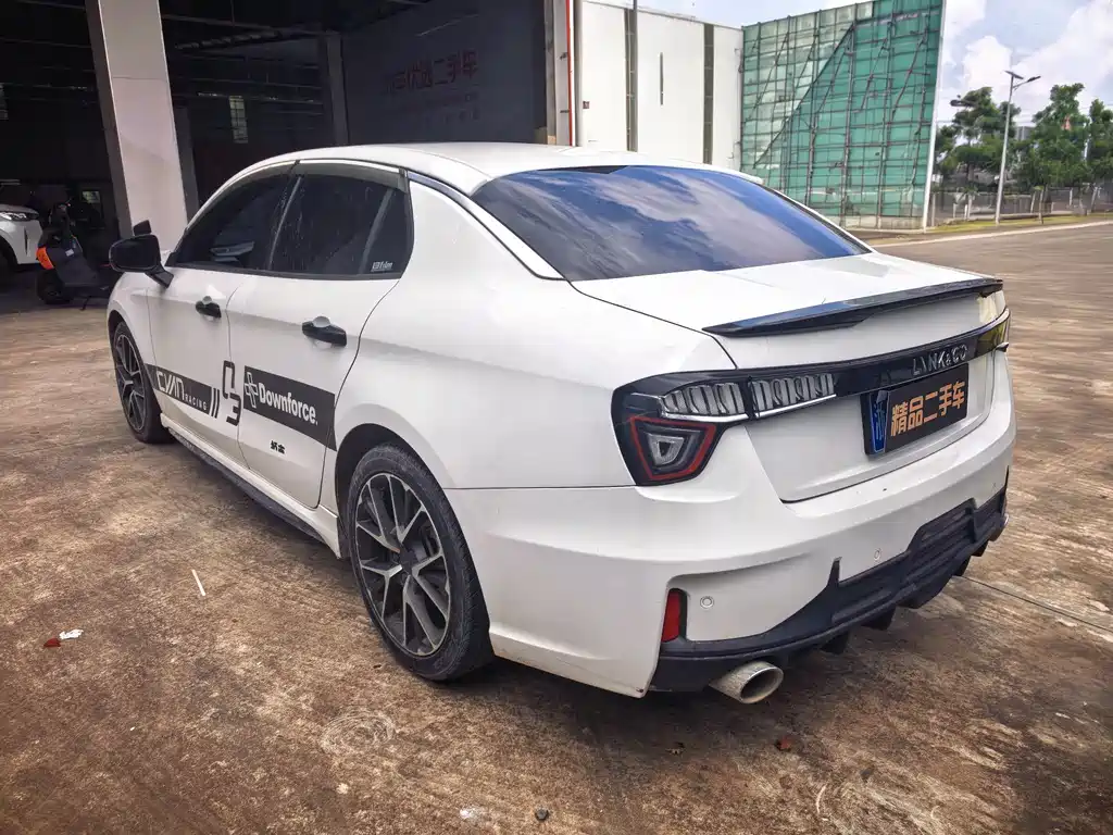 Lynk & Co 03 — миниатюра 7