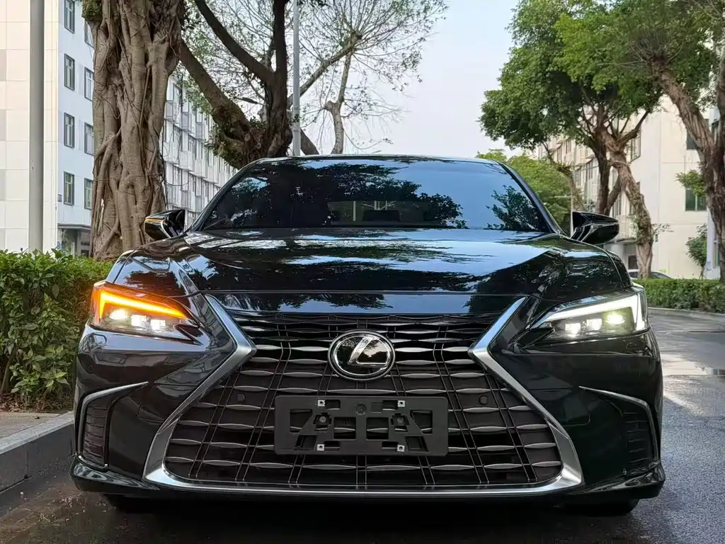 Lexus ES — миниатюра 2