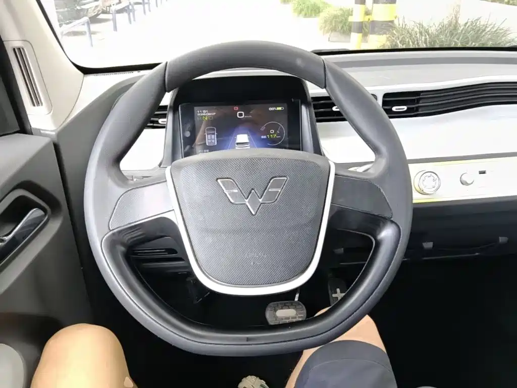 Wuling MINIEV — миниатюра 11