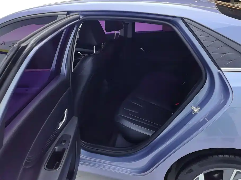 Hyundai Elantra — миниатюра 11