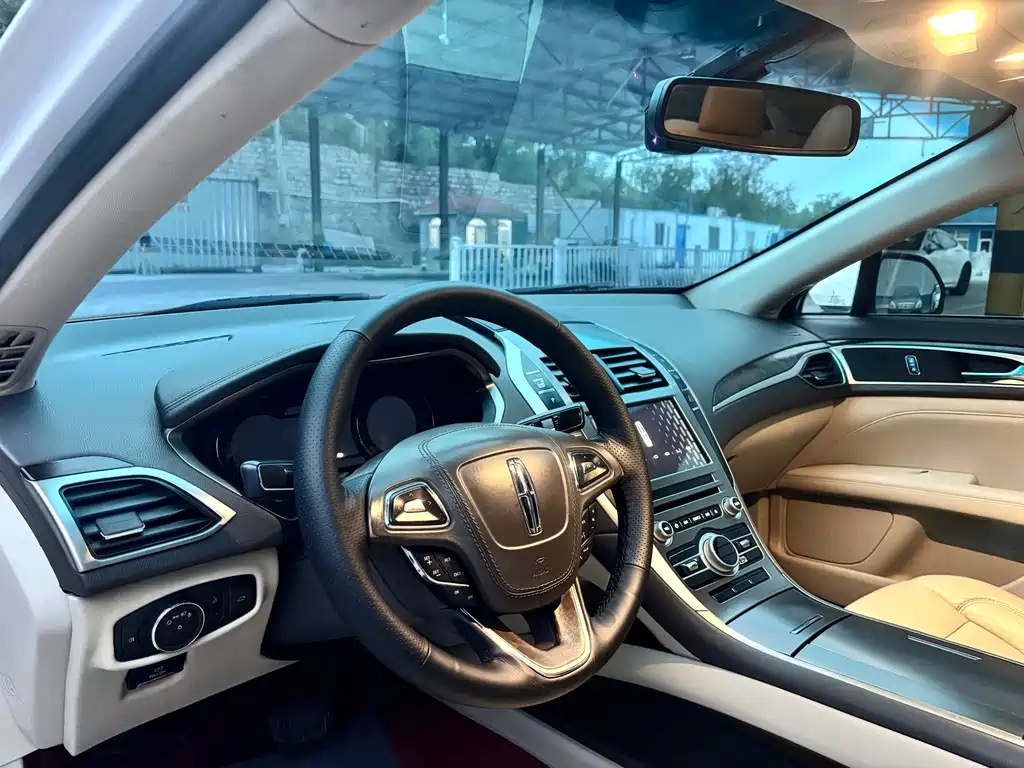 Lincoln MKZ — миниатюра 11