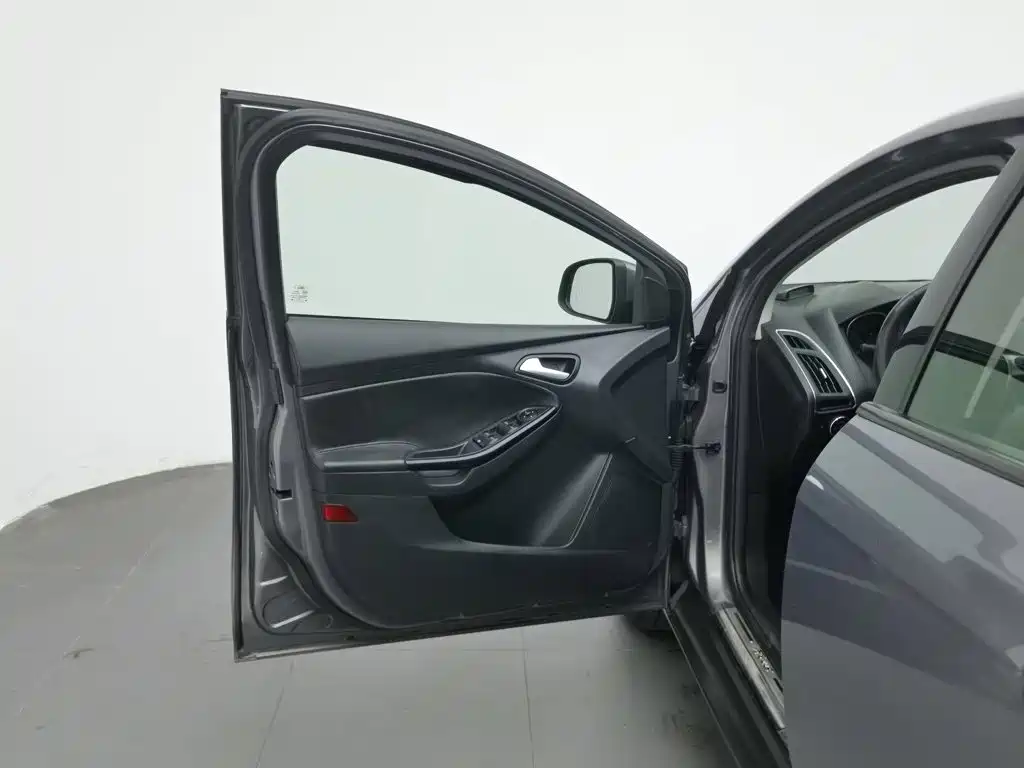 Ford Focus — миниатюра 8