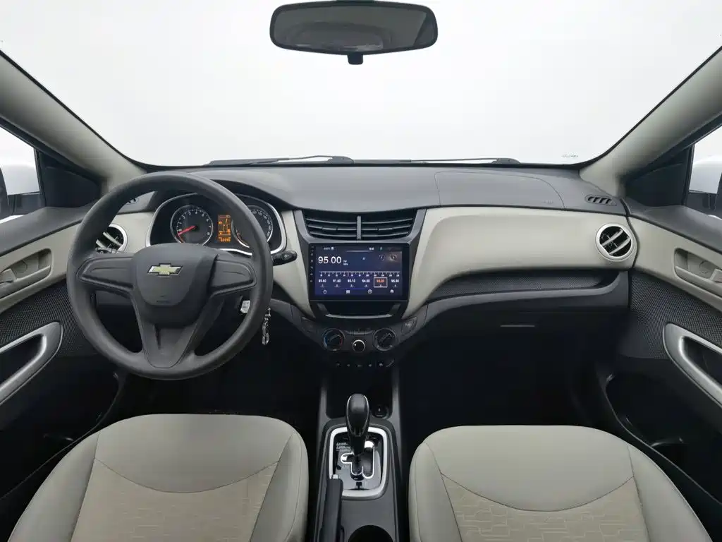 Chevrolet Sail — миниатюра 5
