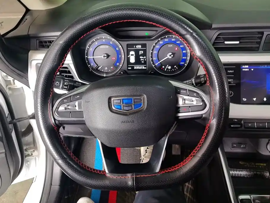 Geely Vision X3 — миниатюра 15