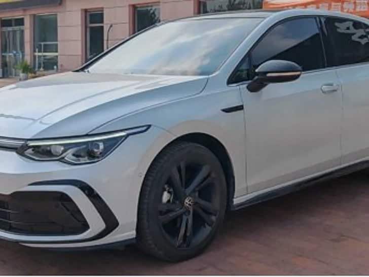 Volkswagen Golf 1.4 л 2023 г. Белый, пробег 37000 км