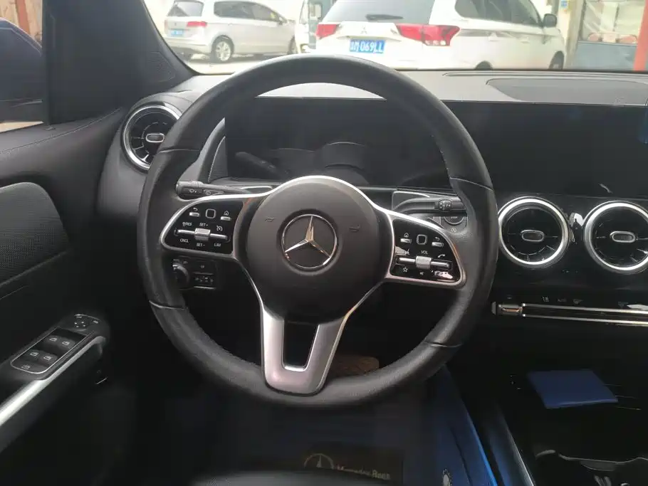 Mercedes-Benz GLB — миниатюра 15