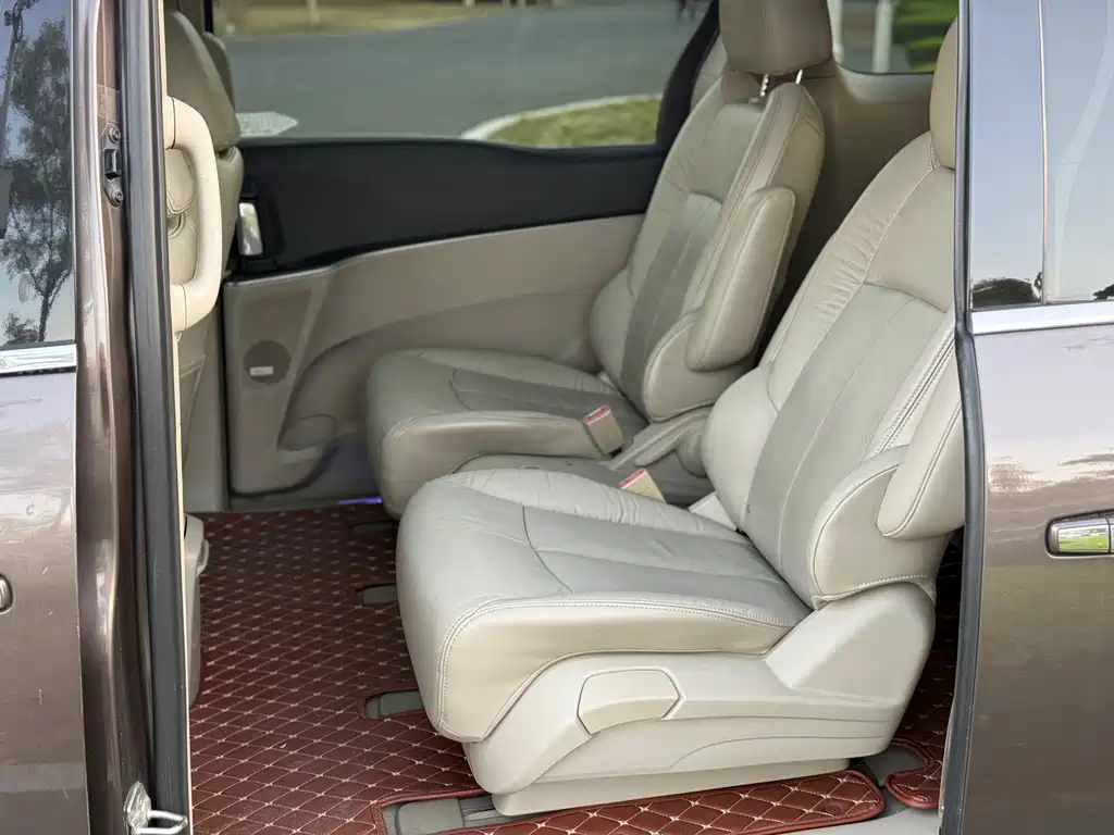 Buick GL8 — миниатюра 8