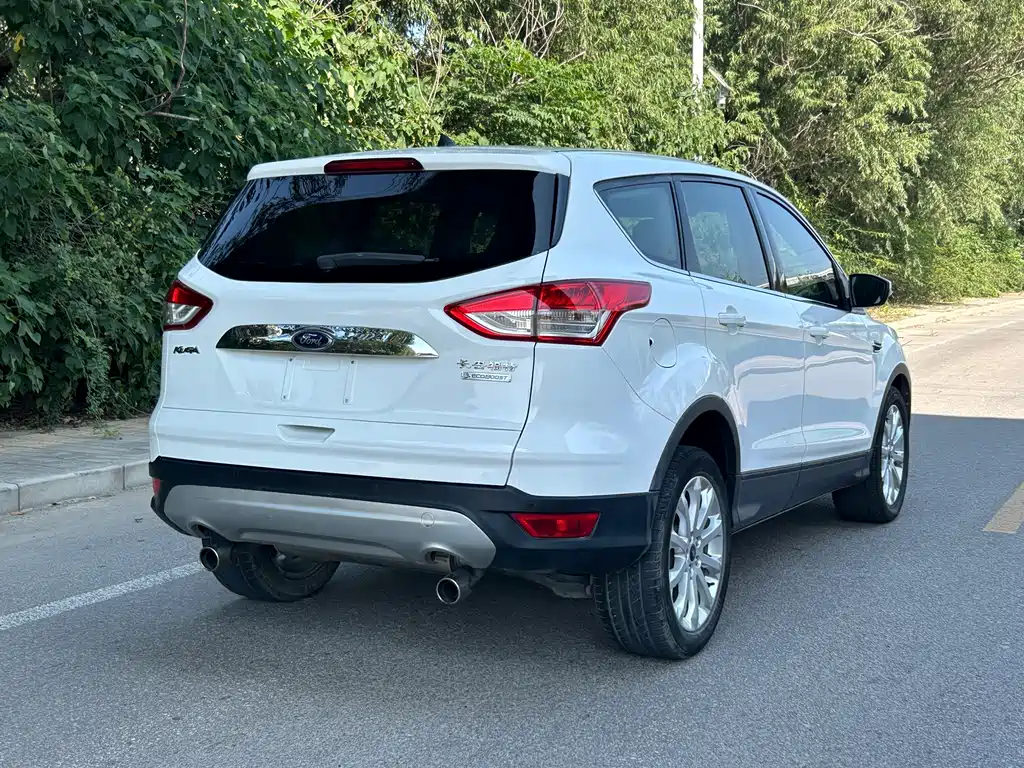 Ford Kuga — миниатюра 14