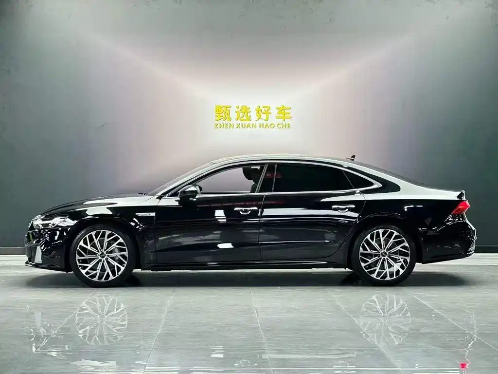 Audi A7L 2024 45TFSI quattro S-line