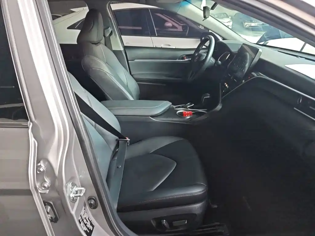 Toyota Camry — миниатюра 25