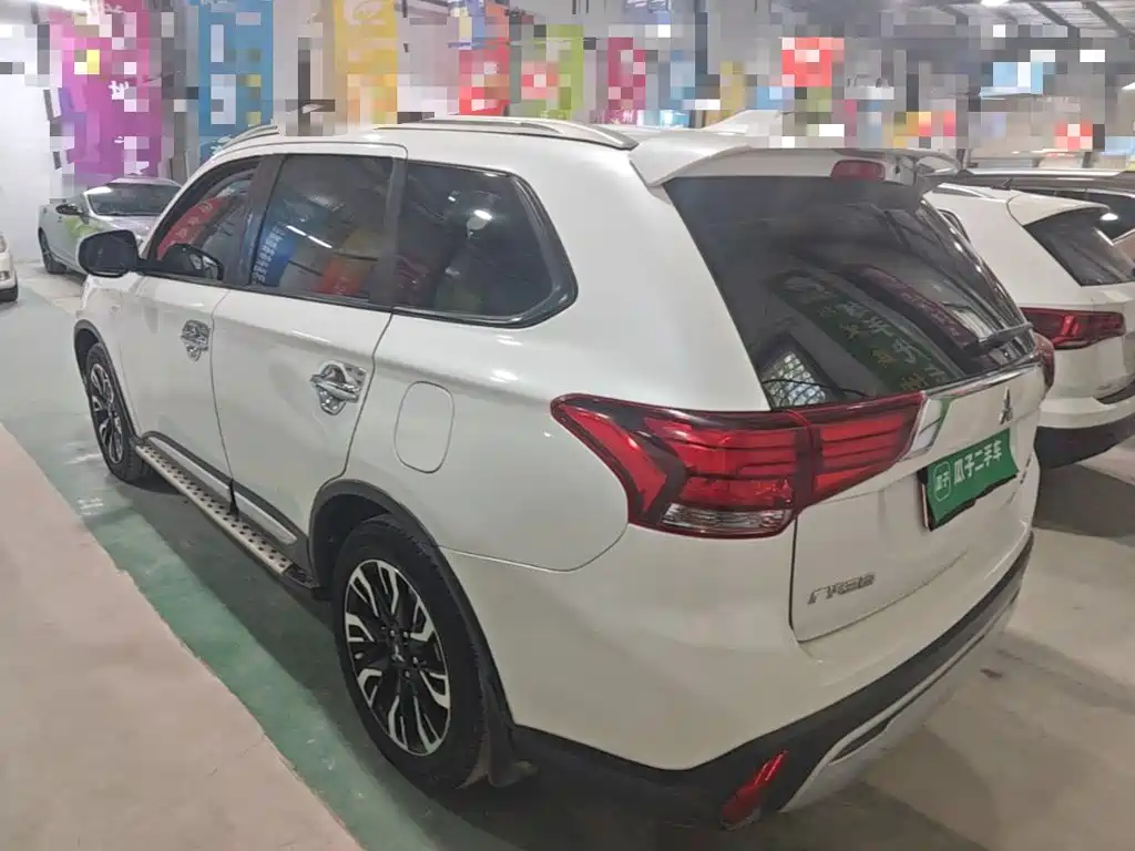 Mitsubishi Outlander — миниатюра 5