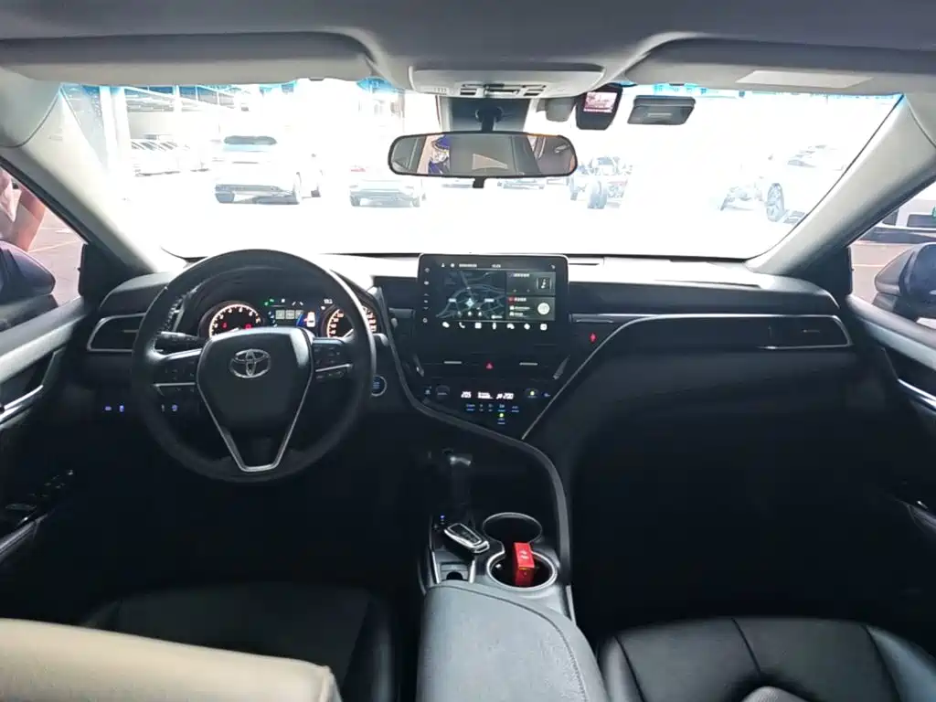Toyota Camry — миниатюра 10