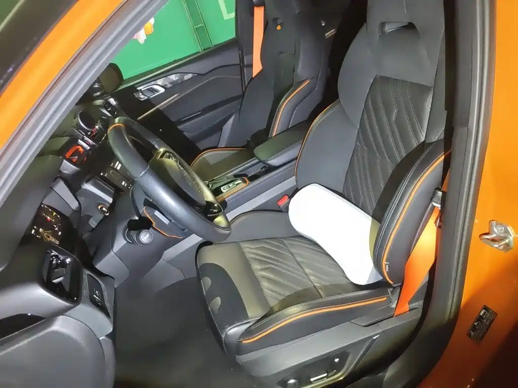 Lynk & Co 02 Hatchback — миниатюра 16