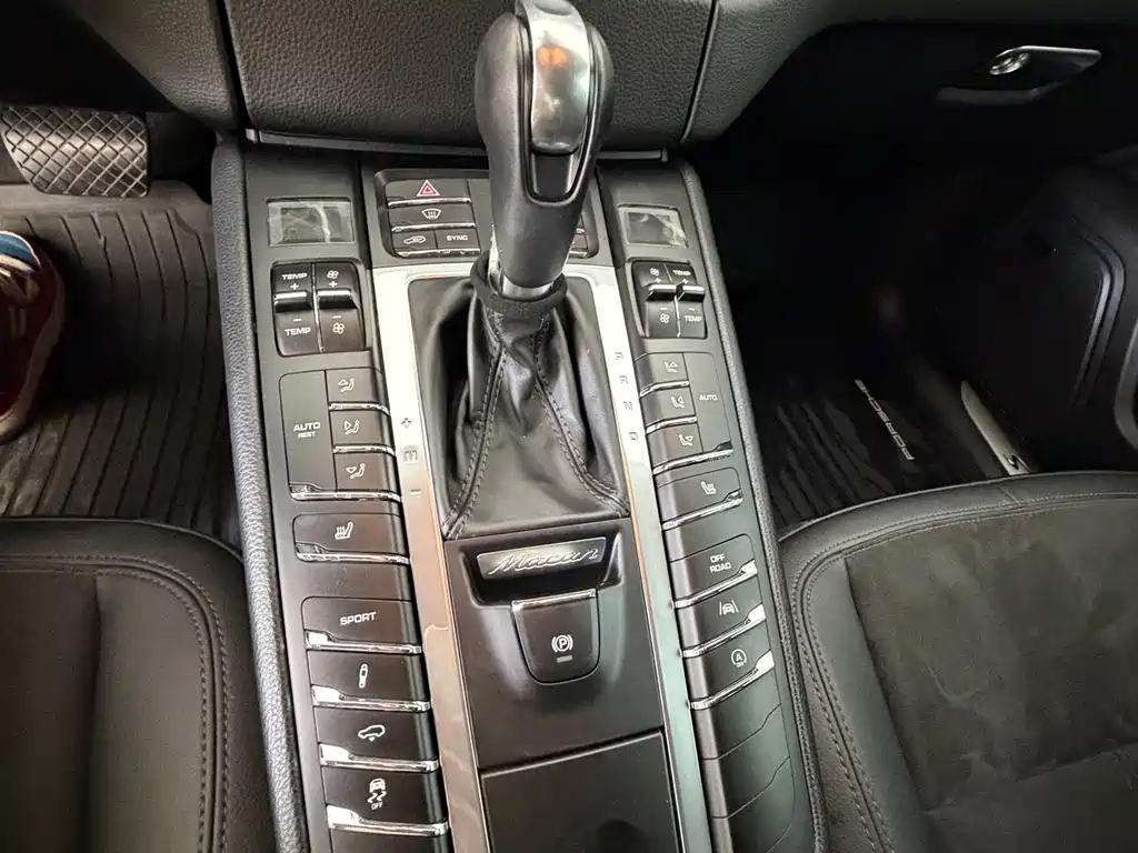 Porsche Macan — миниатюра 12