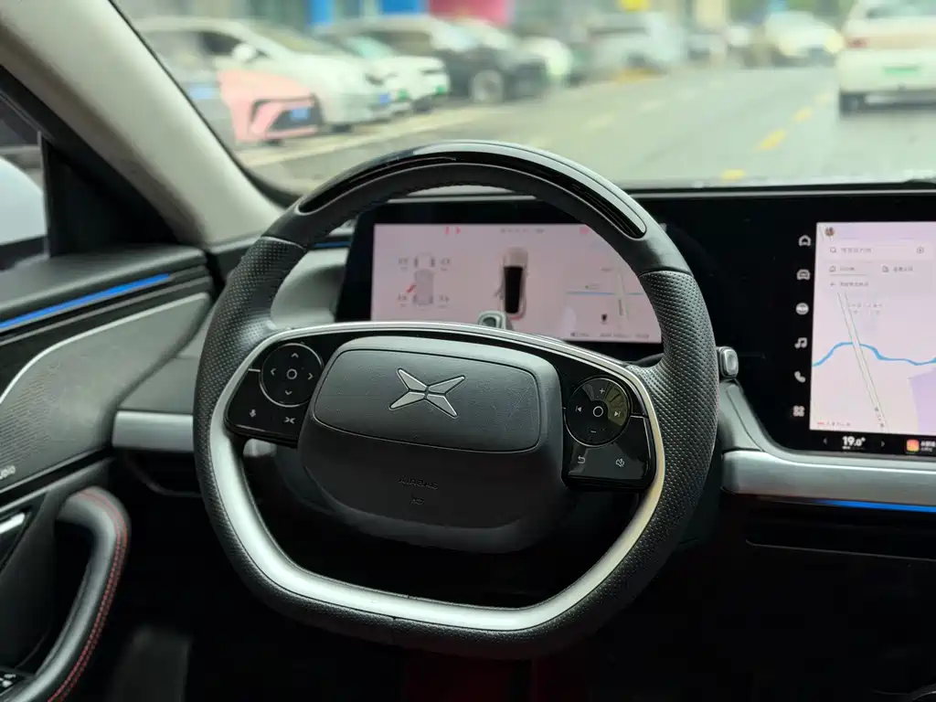 XPeng P7 — миниатюра 11