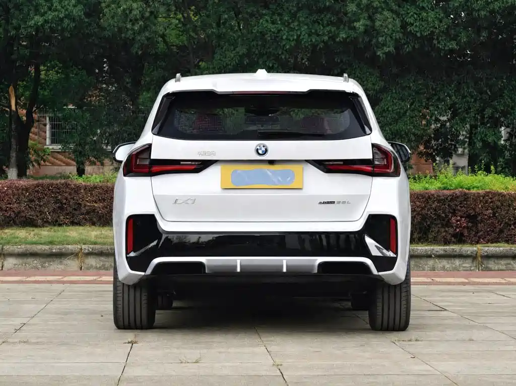BMW iX1 — миниатюра 5