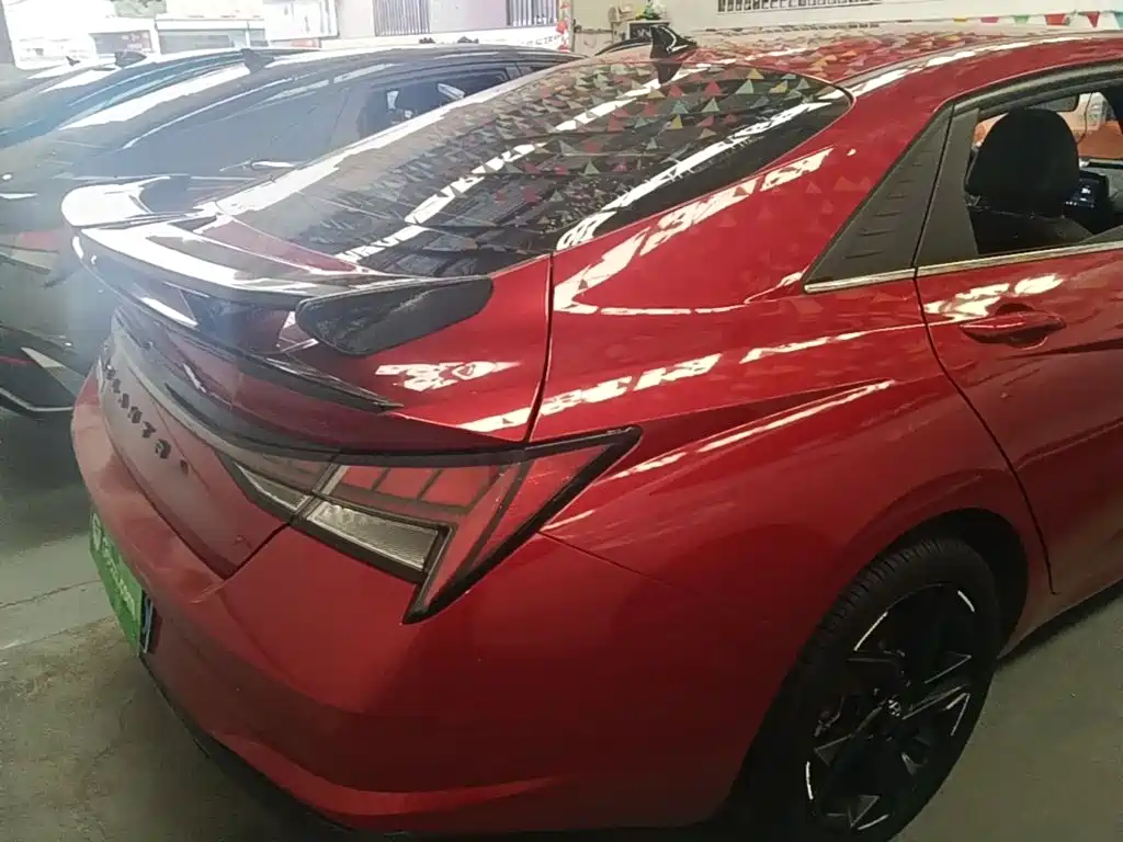 Hyundai Elantra — миниатюра 8