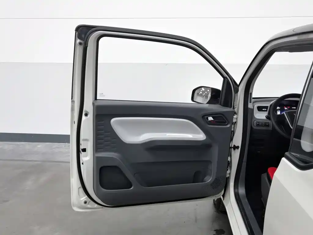 Wuling MINIEV — миниатюра 8