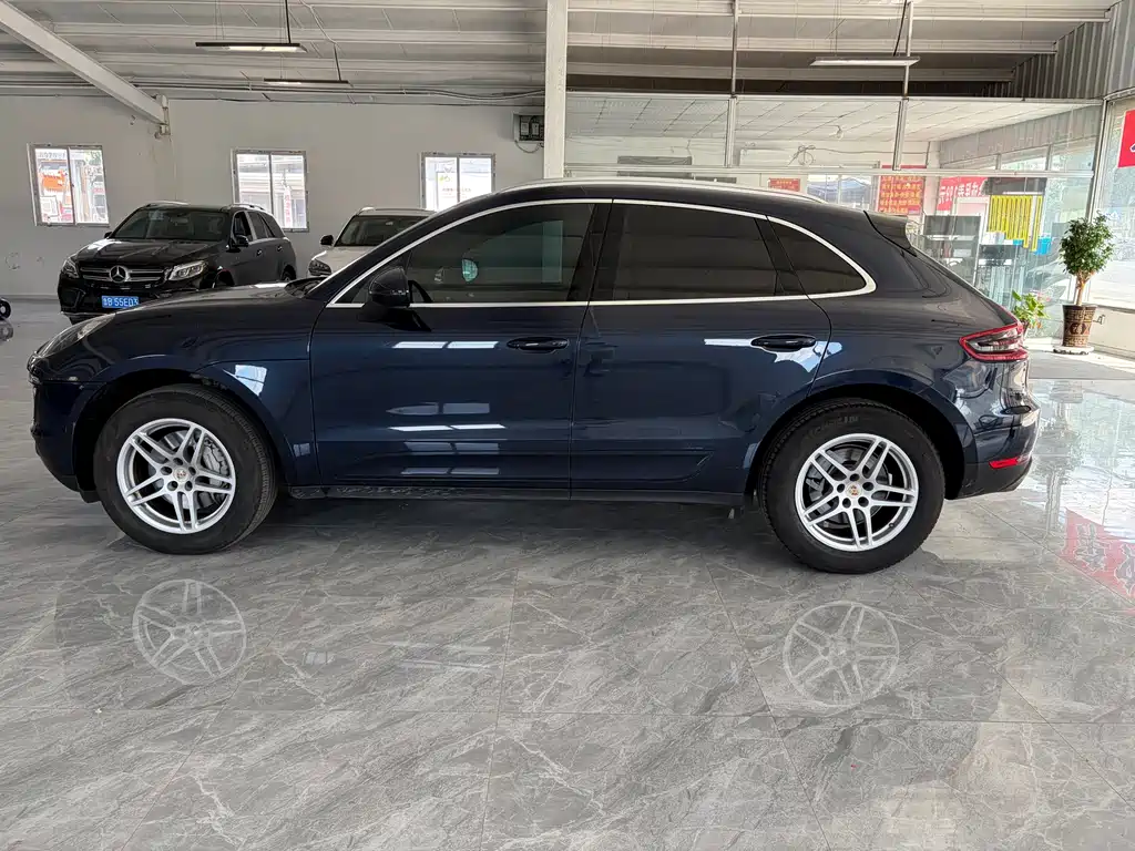 Porsche Macan — миниатюра 3
