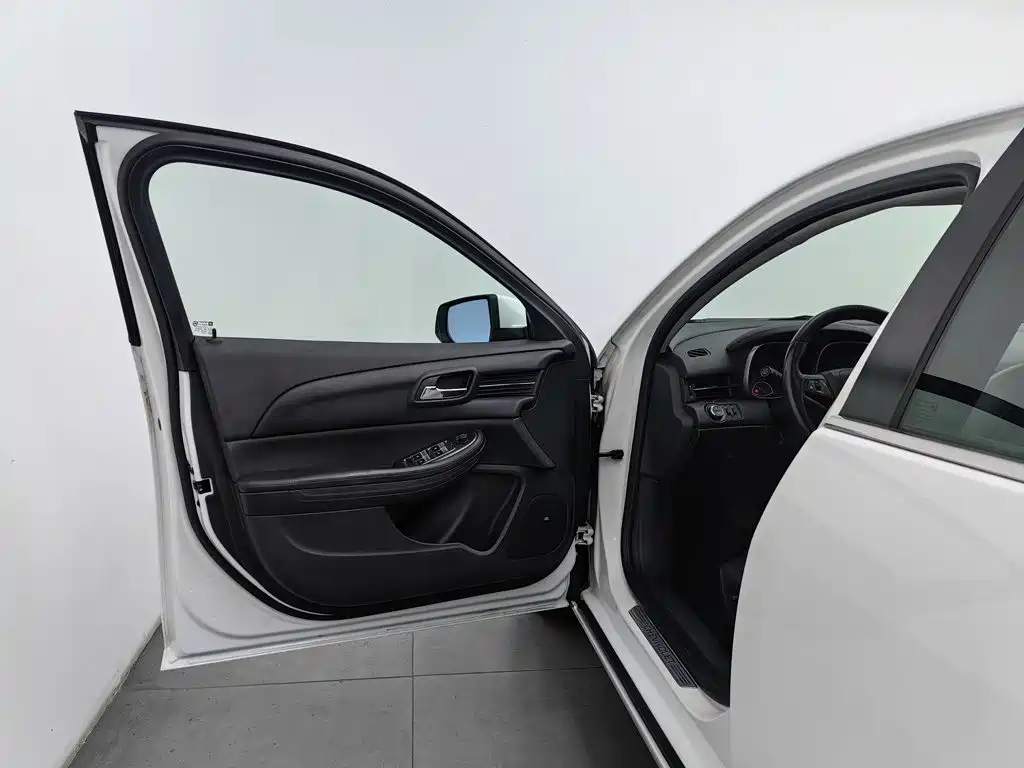 Chevrolet Malibu — миниатюра 8