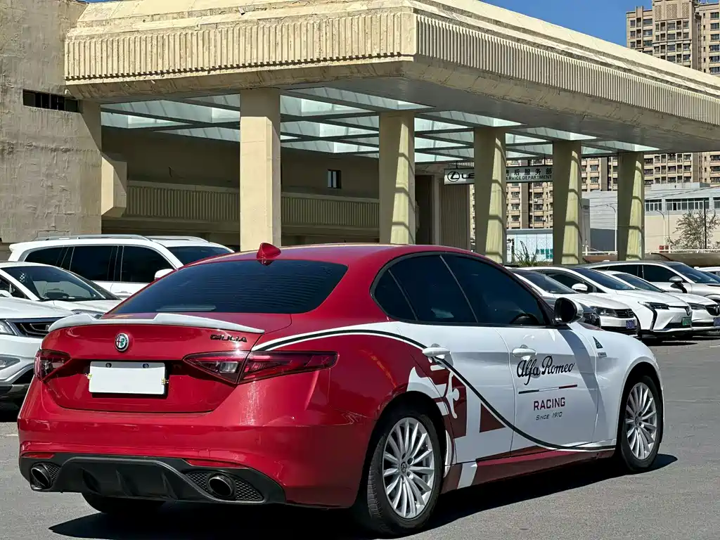 Alfa Romeo Giulia — миниатюра 7