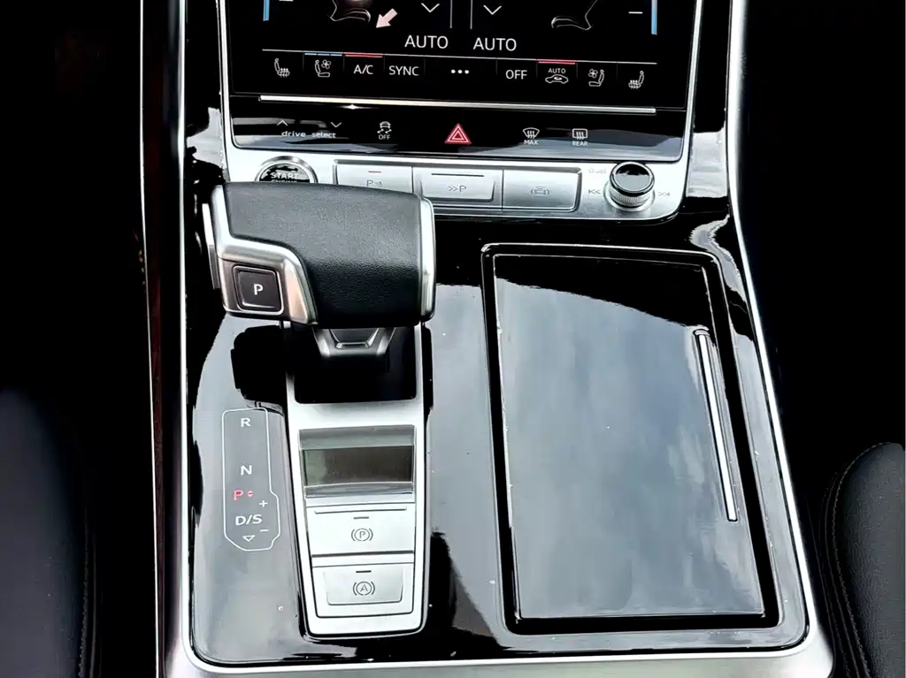 Audi Q7 — миниатюра 8