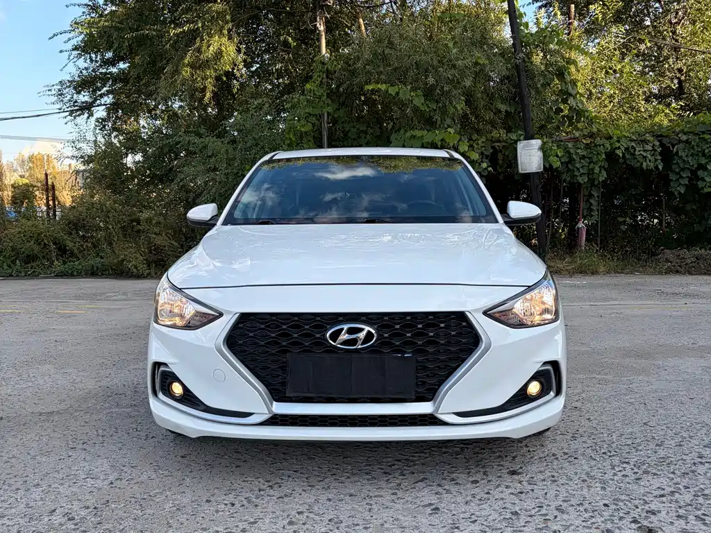 Hyundai Elantra — миниатюра 2