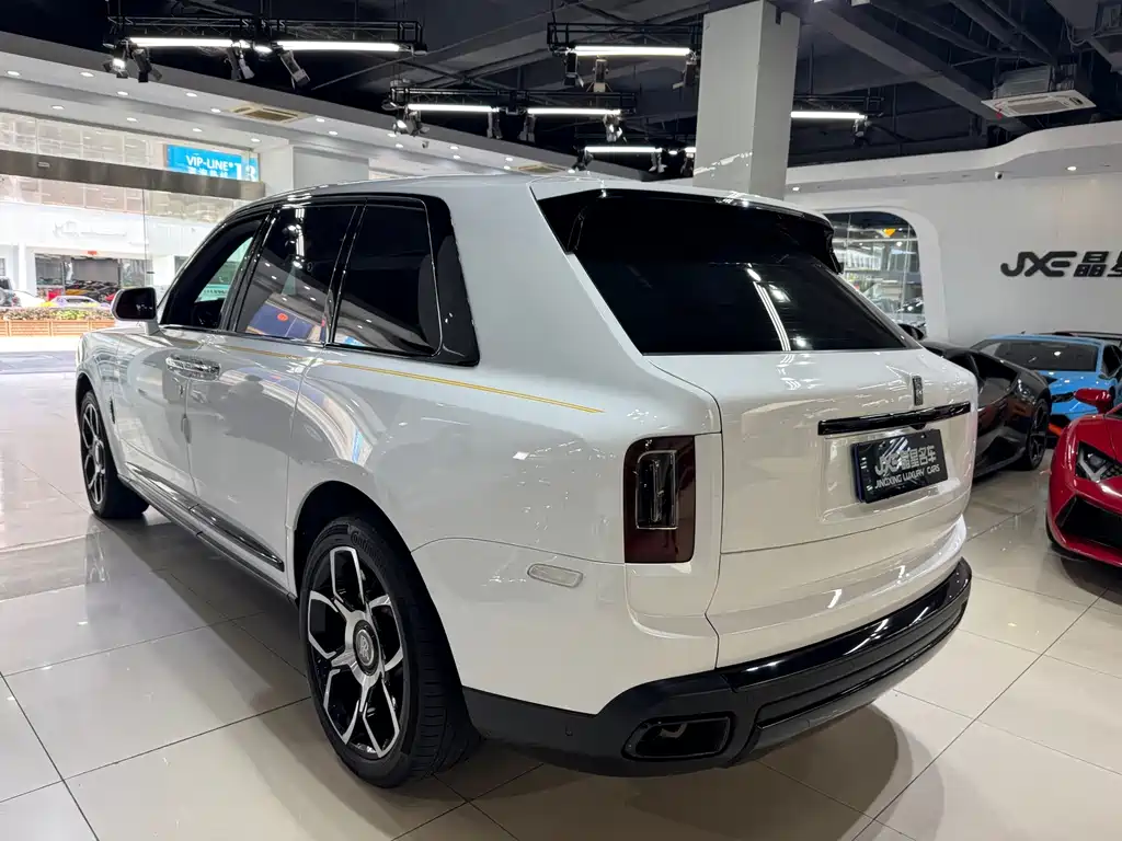 Rolls-Royce Cullinan — миниатюра 12