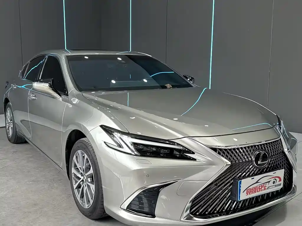 Lexus ES 2025 200 Premium
