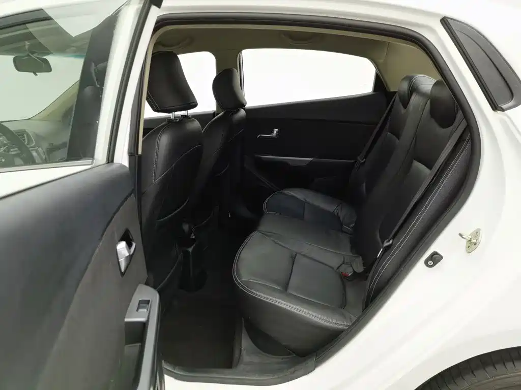 Kia K2 — миниатюра 15