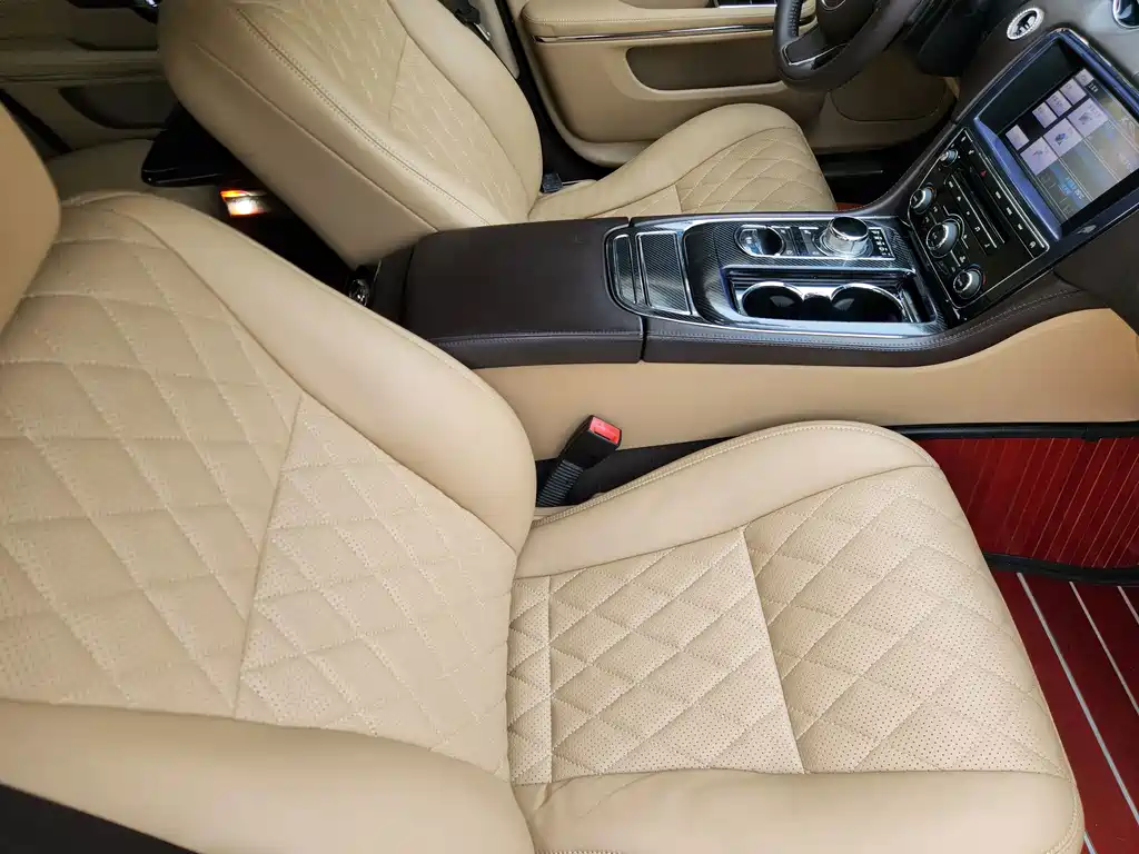 Jaguar XJ — миниатюра 12