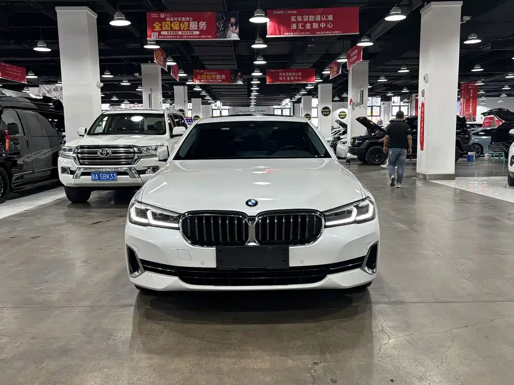 BMW 5 Series — миниатюра 2