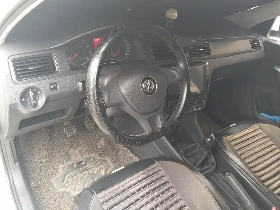 Volkswagen Santana — миниатюра 12