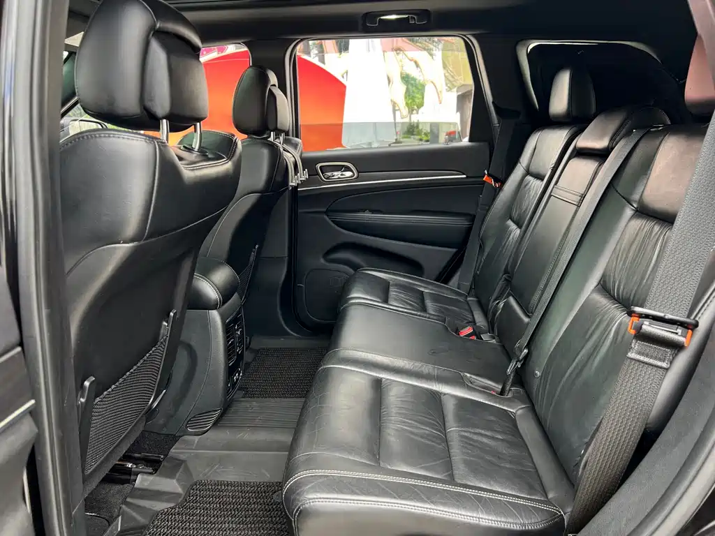 Jeep Grand Cherokee (Import) — миниатюра 14