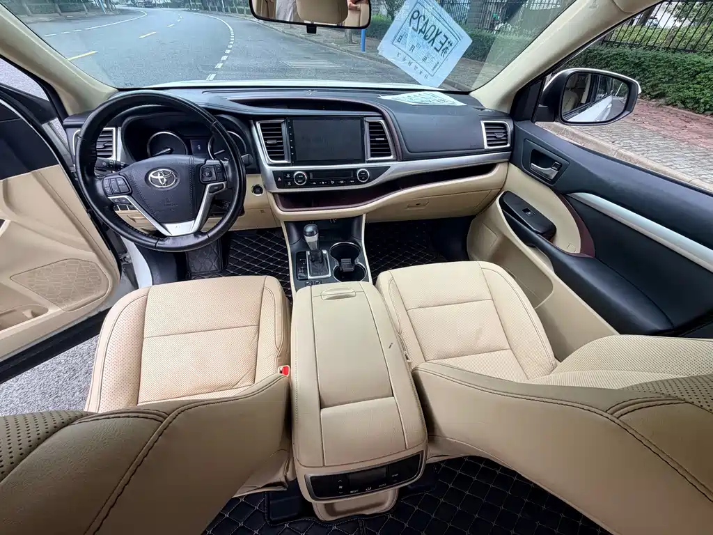 Toyota Highlander — миниатюра 9