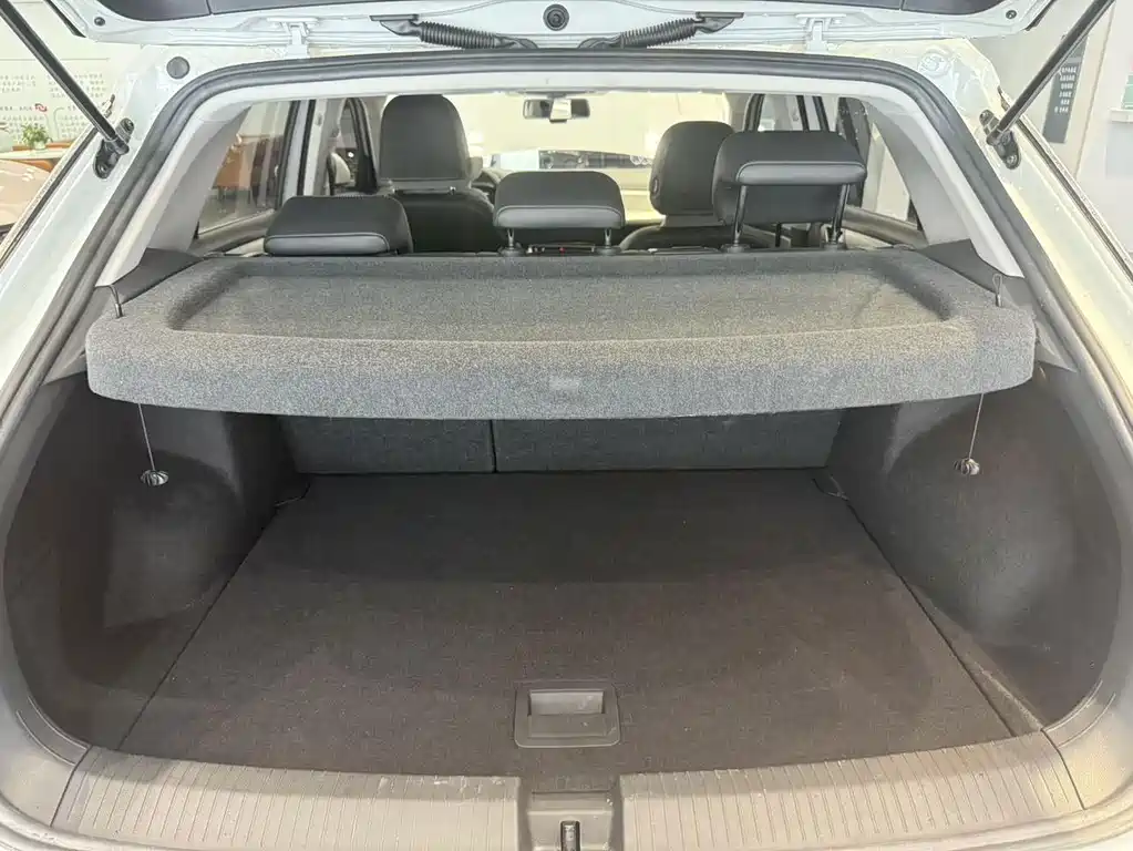 Volkswagen T-Roc — миниатюра 21
