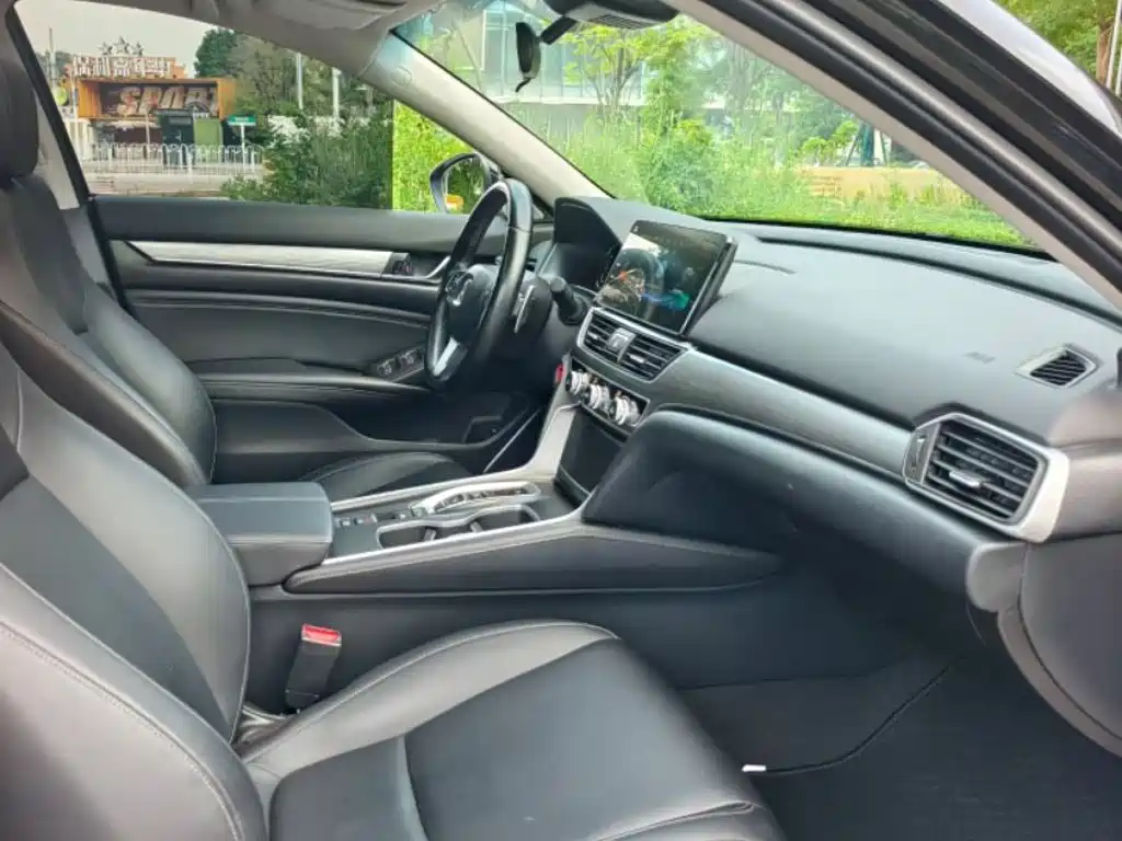 Honda Accord — миниатюра 6