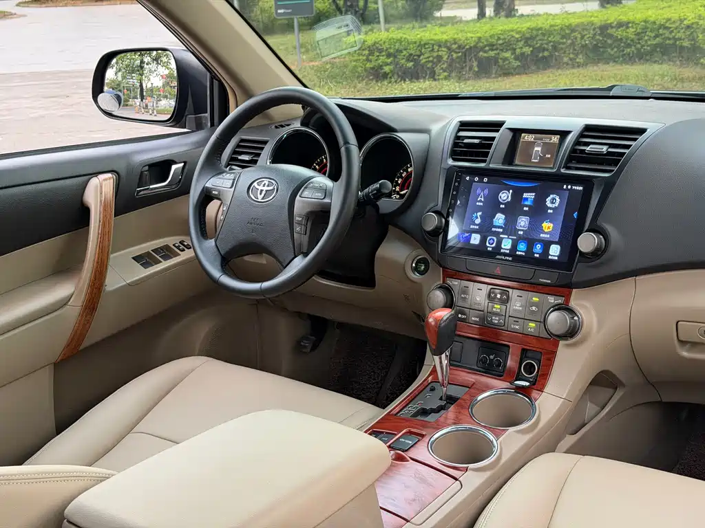 Toyota Highlander (Import) — миниатюра 9