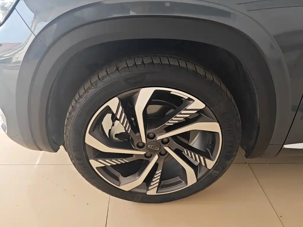 Geely Xingyue L — миниатюра 23