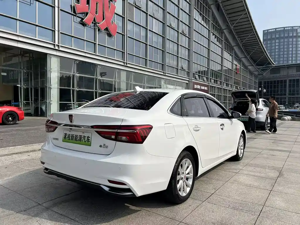 Roewe i6 New Energy — миниатюра 6