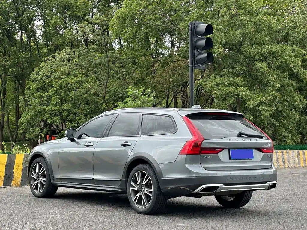 Volvo V90 — миниатюра 5