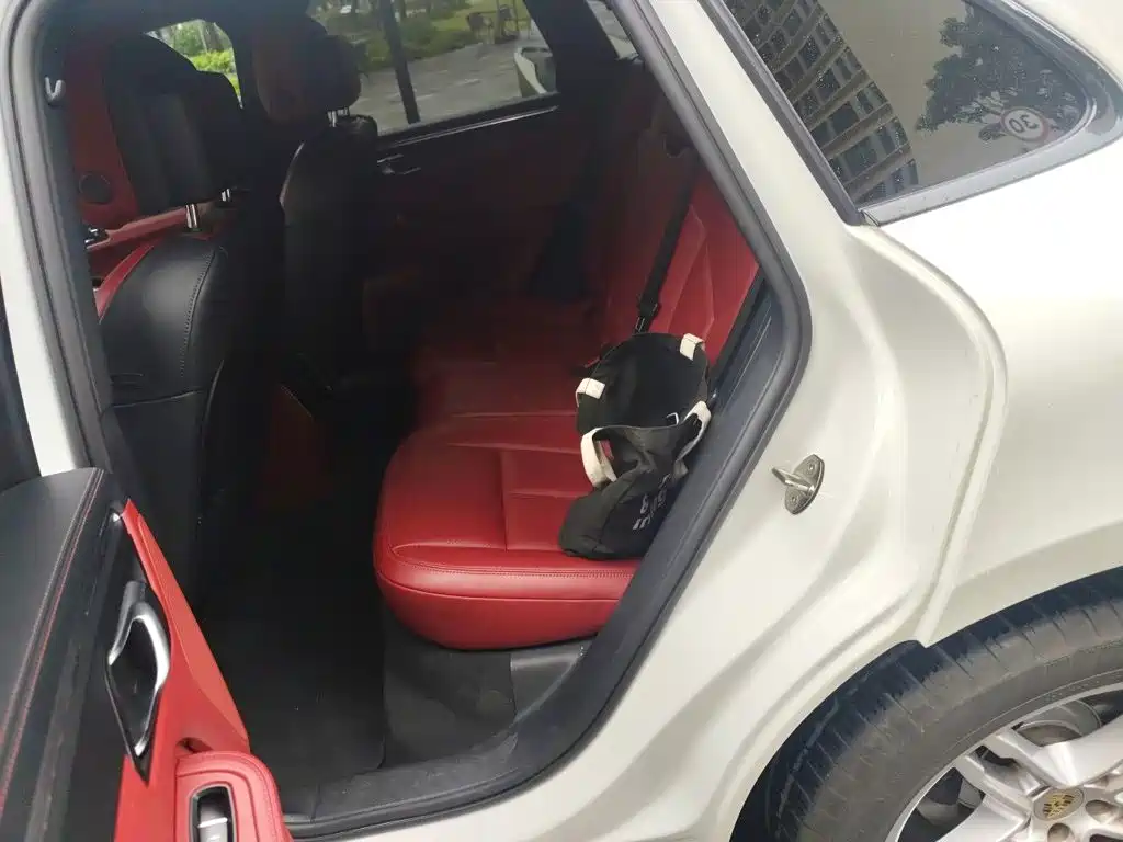 Porsche Macan — миниатюра 18