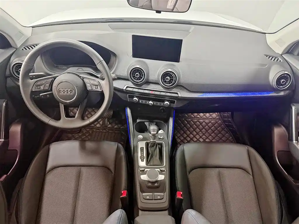 Audi Q2L e-tron — миниатюра 10