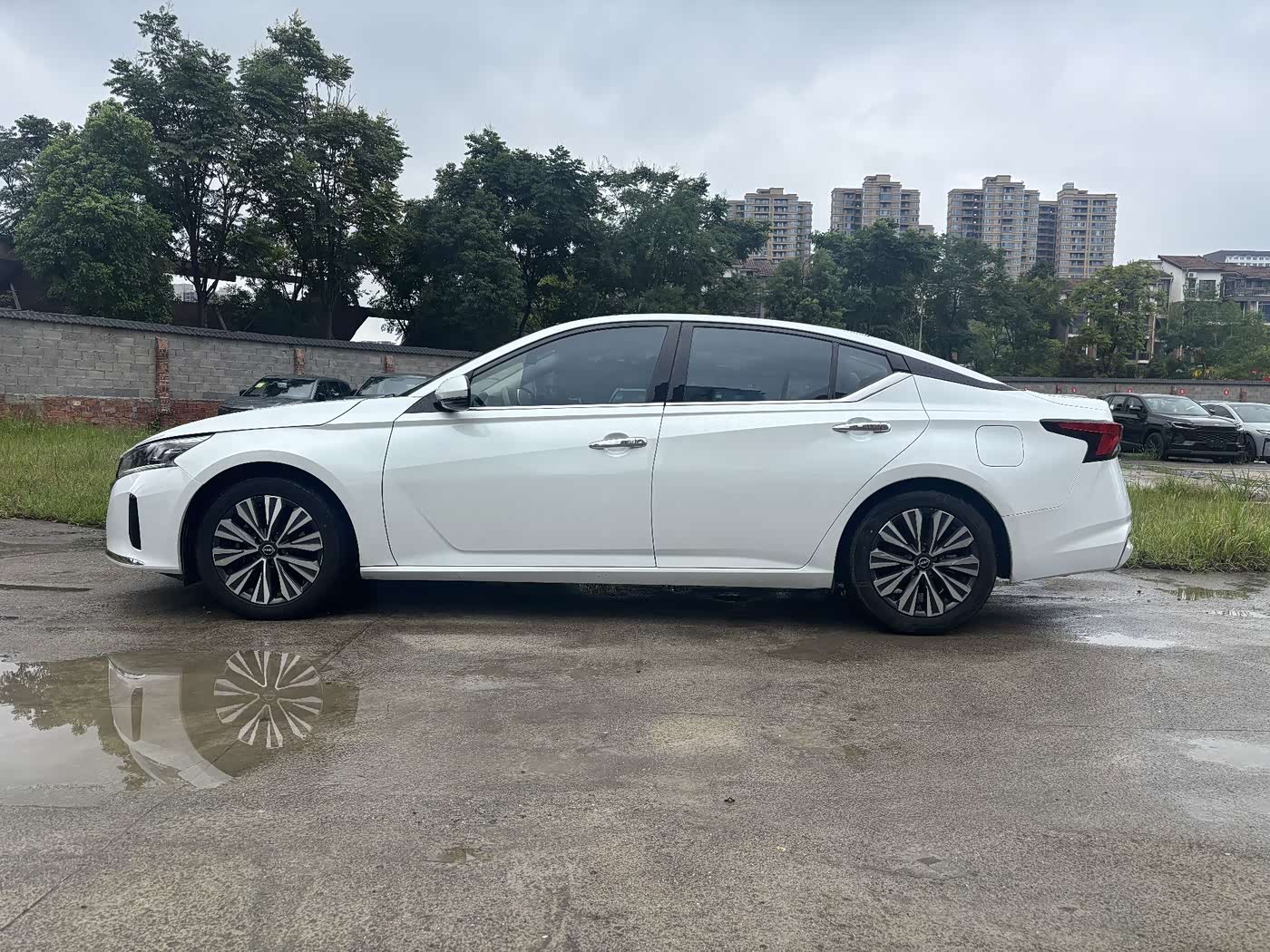 Nissan Teana 2.0 л 2023 г. Белый, пробег 41000 км