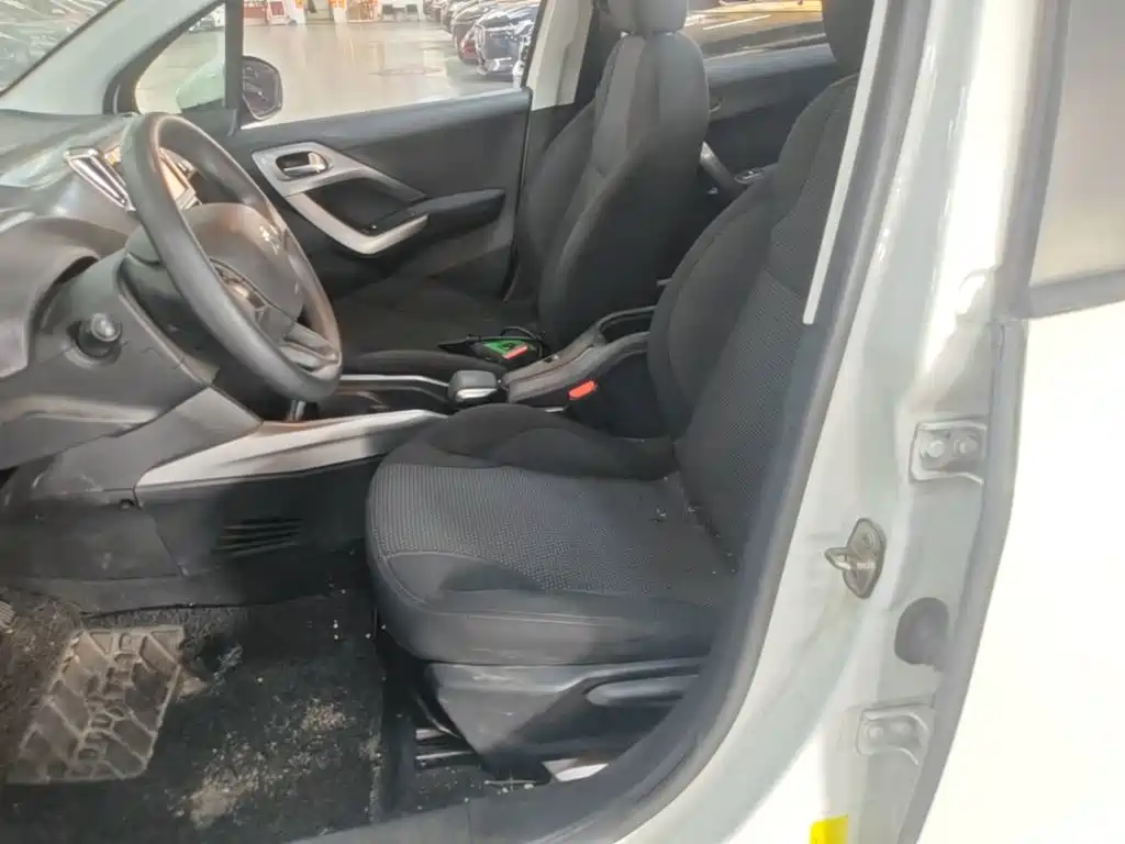 Peugeot 2008 — миниатюра 15
