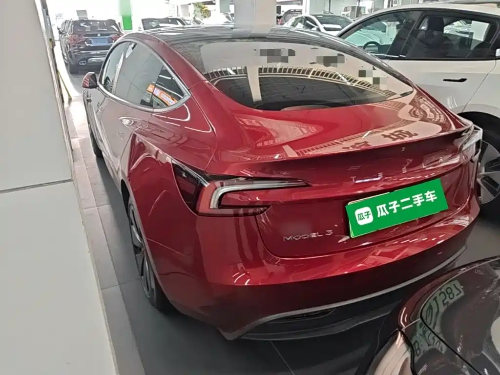 Tesla Model 3 — миниатюра 5