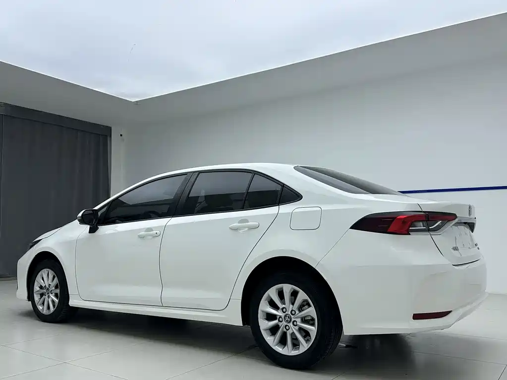 Toyota Corolla — миниатюра 4