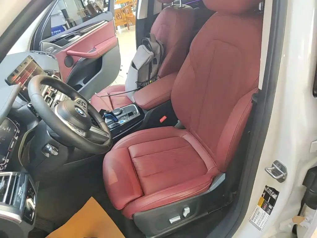 BMW iX3 — миниатюра 15