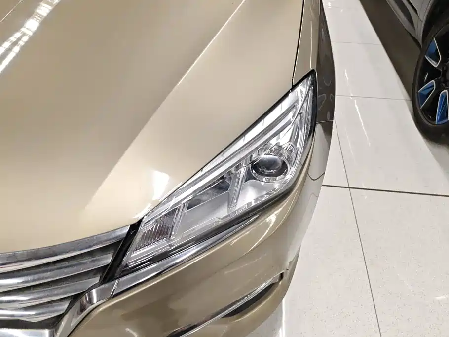 Roewe 360 — миниатюра 5