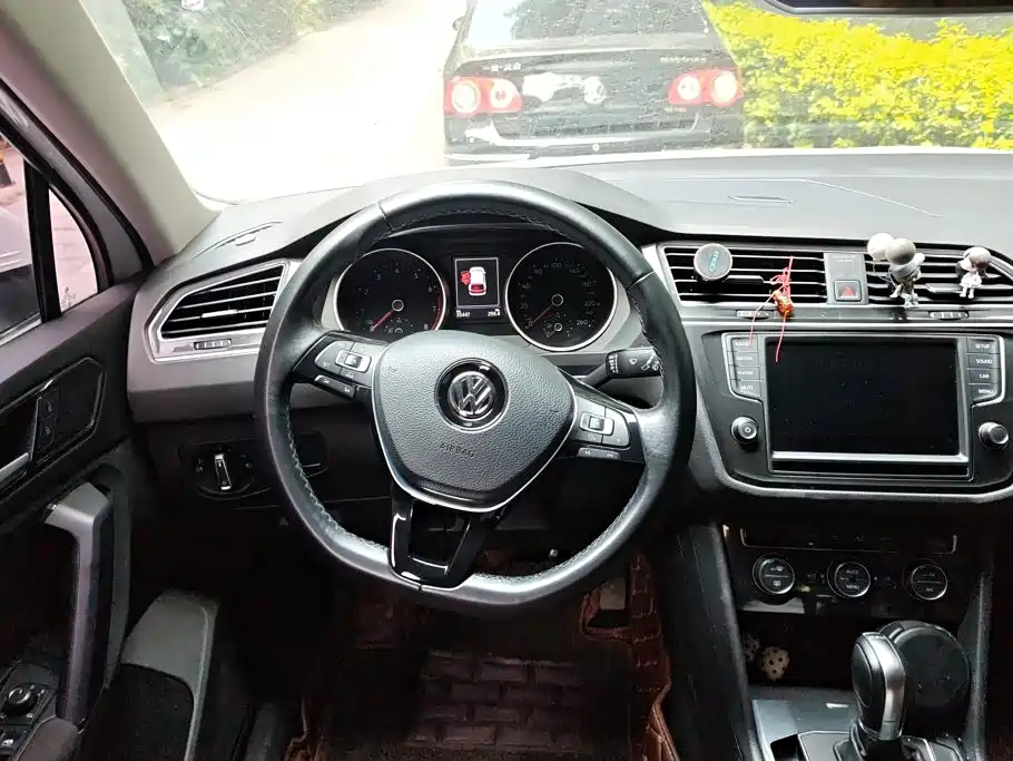 Volkswagen Tiguan — миниатюра 14